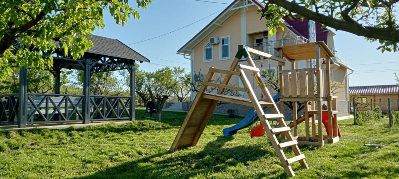Вілла Conacul Mierii Straseni Екстер'єр фото